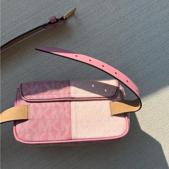 Michael Kors Fanny Pack - Picture 4 of 6